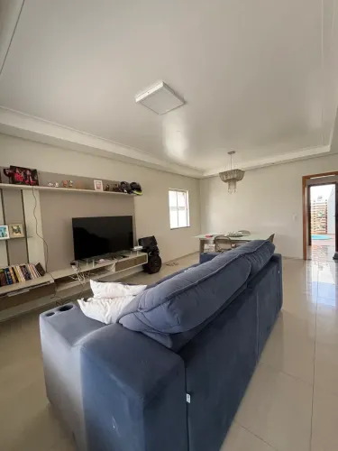 Vendo casa em condomínio no Jardim Eldorado com Piscina
