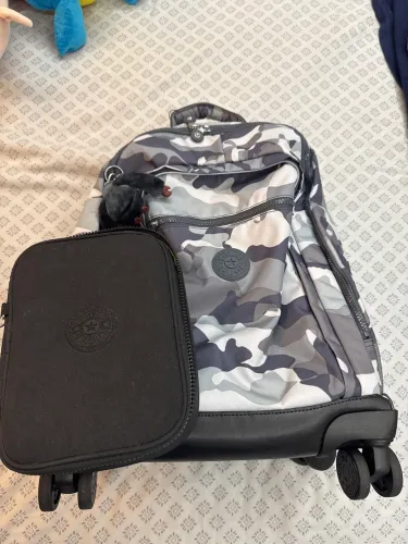 Mochila e estojo Kipling