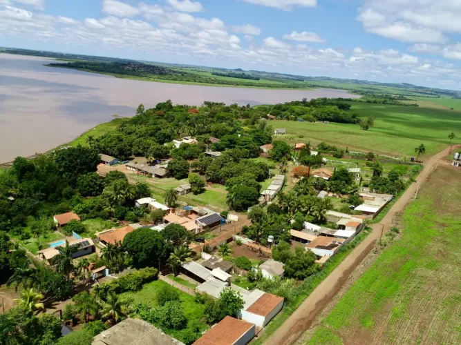 Venda - Chácara banhada em Ibiaci - Primeiro de Maio - PR