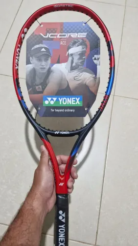 Raquete Yonex Vcore Ace 260g - NOVA