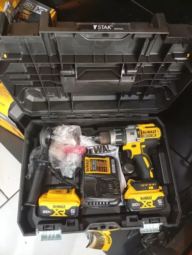 Parafusadeira Dewalt Completo - Com Duas baterias de 5AH
