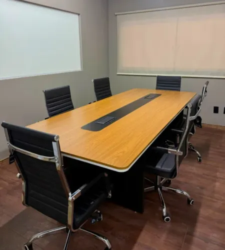 MESA DE REUNIÃO TAMPO ORGÂNICO