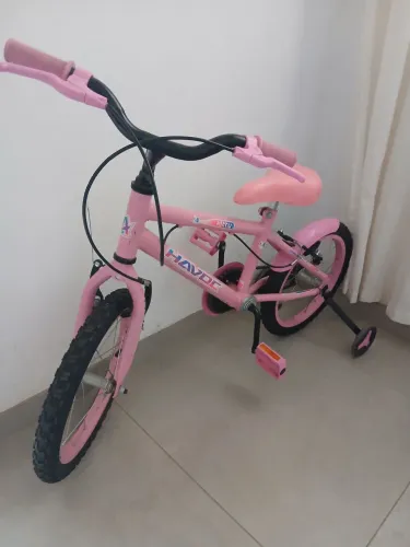 Estou vendendo bicicleta infantil menina filha nao gostou nunca usouta novo *