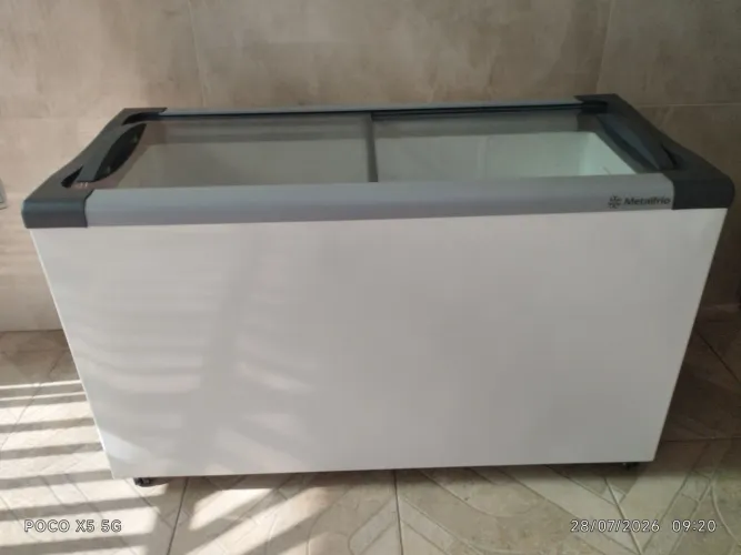 Freezer Expositor Horizontal Metal Frio Mod.NF40SB, 318L, Tensão 220V
