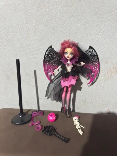 Boneca monster High Draculaura
