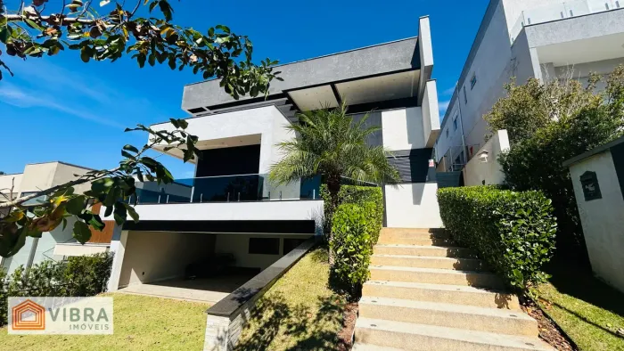 Casa Semi-Térrea Mobiliada para Locação com 03 suítes no Itahyê - Santana de Parnaíba, SP
