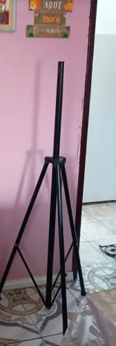 Suporte tripé para caixa som