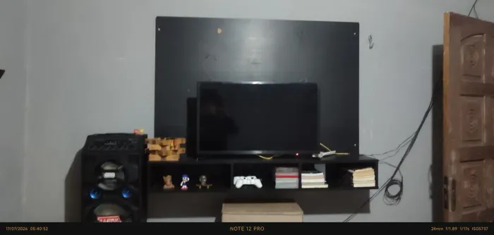 Painel pra tv com prateleira embutida