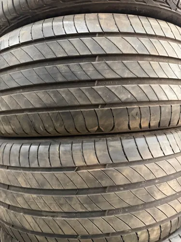 Pneus 225/45/17 Michelin semi novos 
