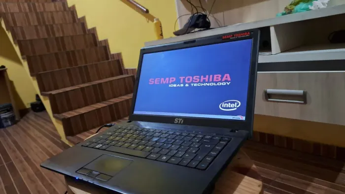 Notebook  Semp Toshiba STI