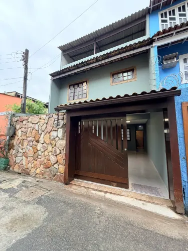 Casa à venda no centro de Macaé, próximo a tudo.
