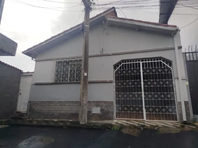 CASA NO CENTRO PRÓXIMO A FACULDADE DE DIREITO E FACULDADE DE MEDICINA ZARNS