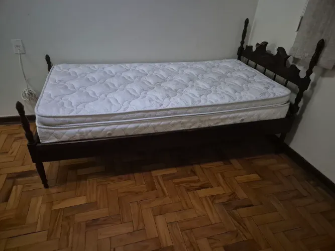 Cama de solteiro com colchão