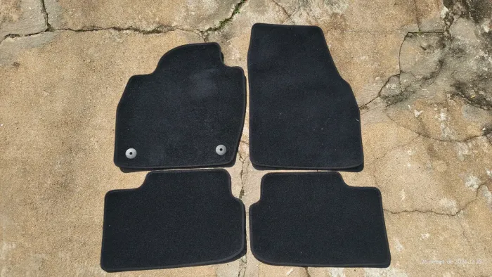 Jogo de tapete veicular