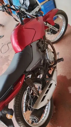 E uma factor 2010 125 pedal 