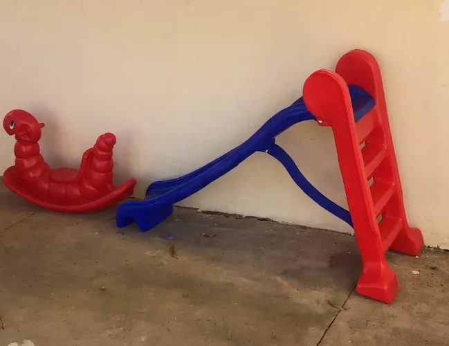 Escorrega e gangorra infantil 