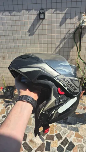 1 capacete tam 60 outro tam 54
