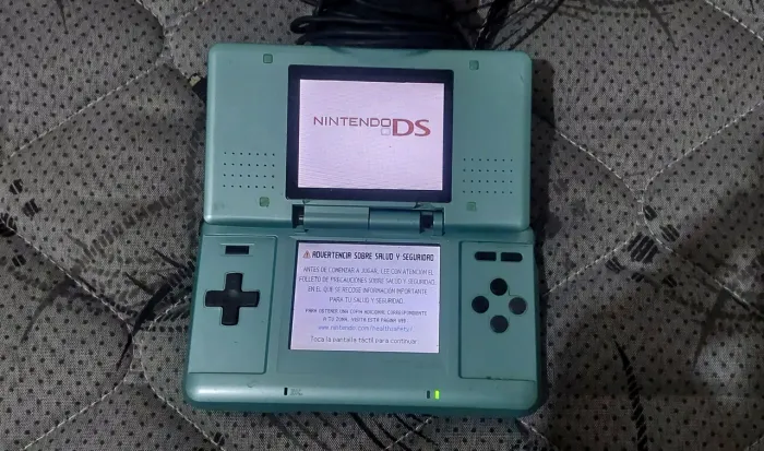 Nintendo ds fat (classico)funcionando  dobradiça da carcaça quebrada