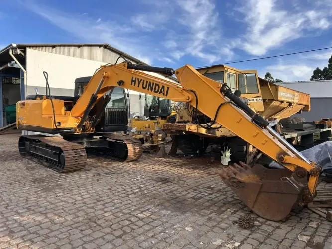 Escavadeira Hyundai 140