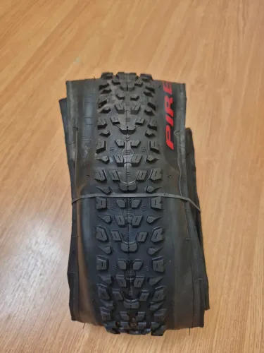 Pneu kevlar Pirelli Scorpion aro 26