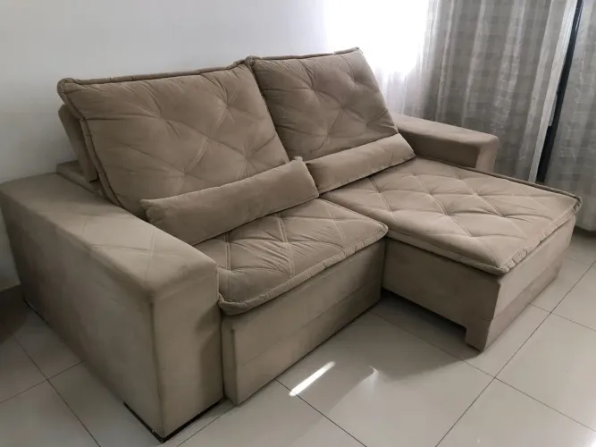 Sofá retrátil e reclinável