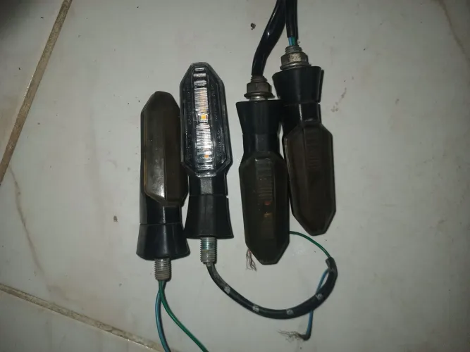 Vendo piscas de led, da Twister 250