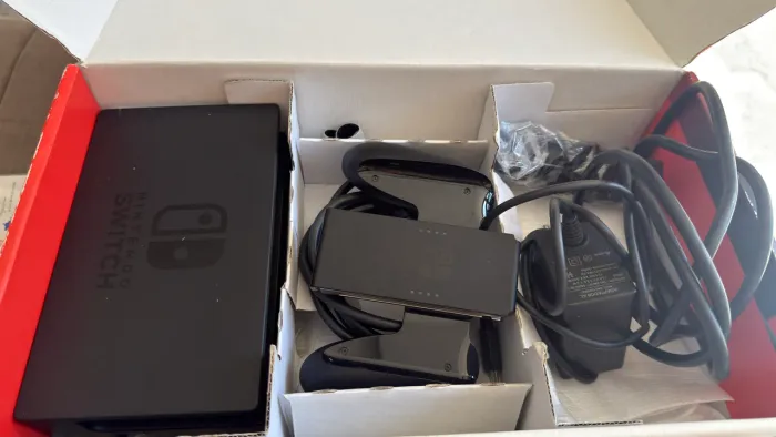 Nintendo Switch V2 pouquíssimo uso.