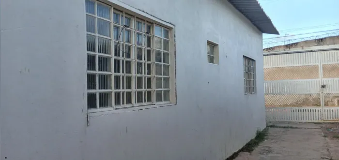 Aluguel de casa 2 quartos na Ceilândia Sol nascente trecho 1.A CASA NÃO É SOZINHA NO LOTE.