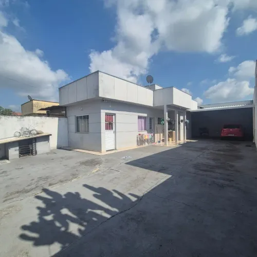 Vendo casa usada lote inteiro