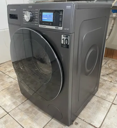 Vendo lava e seca Brastemp 10 kg 127 vts na cor titanium funcionando perfeitamente