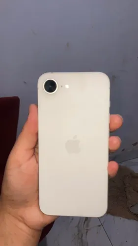 iPhone 16e