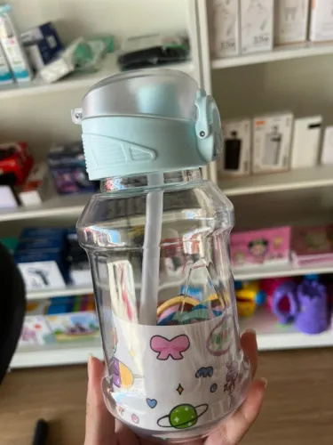 Garrafinha infantil com figurinhas
