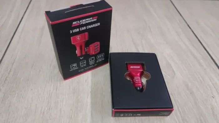 Carregador Veicular Ferrari 3 Entradas USB Original Novo