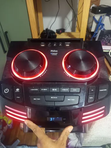 Caixa de som potente 1600 watts Philco praticamente nova com 1 mês de uso 