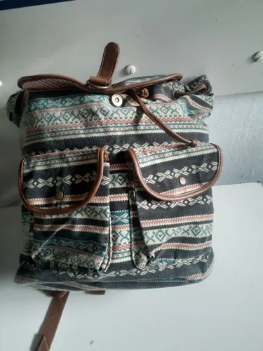 Vendo  . Mochila  colorida  ..
