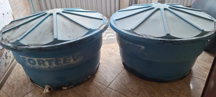 Duas Caixas Água R$ 350
