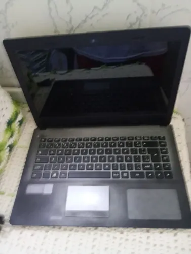Notebook semi novo.