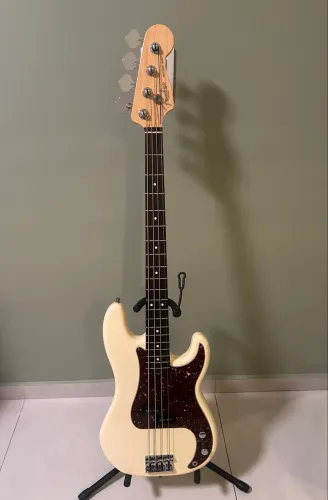 Baixo Fender Precision USA Am Std 2013 OWT sem case sem bag