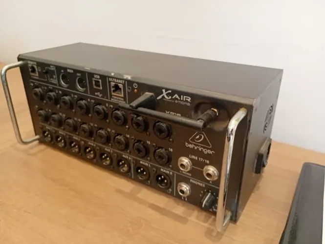 Mesa Digital Mixer Xr18 Profissional 18 Canais Wifi Usb Midi