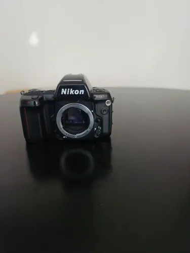 Nikon N90 