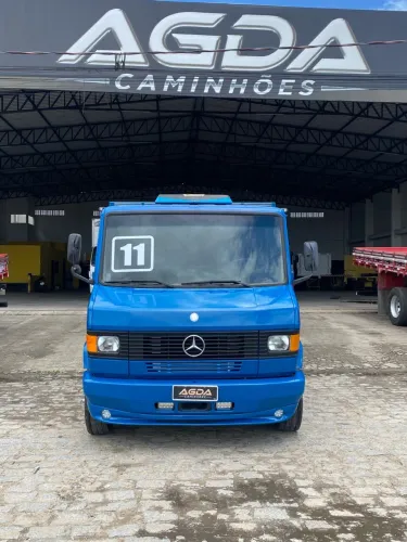 M/ Benz 710 Ano 2011