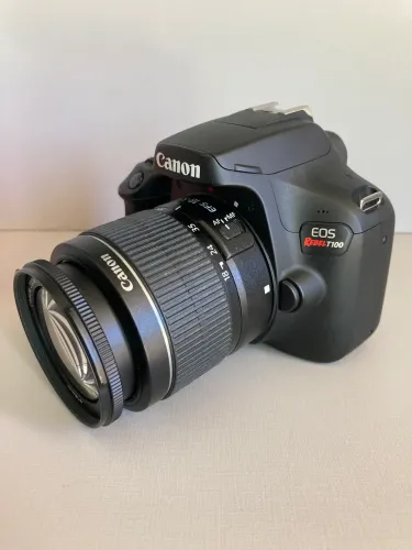 Câmera Canon EOS T100 - apenas 16.5k cliques - excelente estado