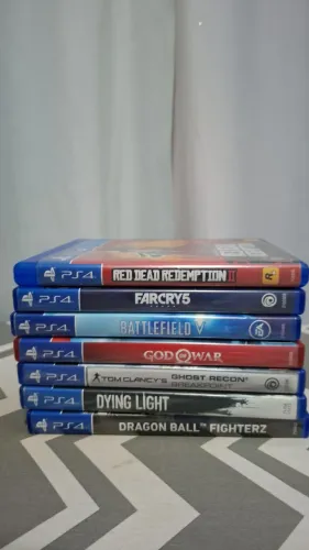 Vendo jogos de ps4 usados