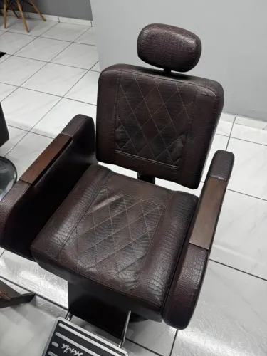 3 Cadeiras de barbeiros Terra Santa R$1.600 cada