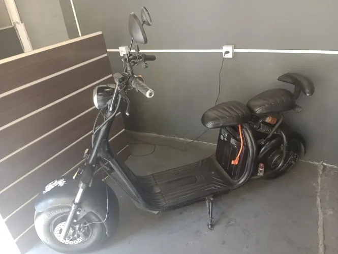 Scooter x7 em perfeito estado com nota fiscal e bateria boa