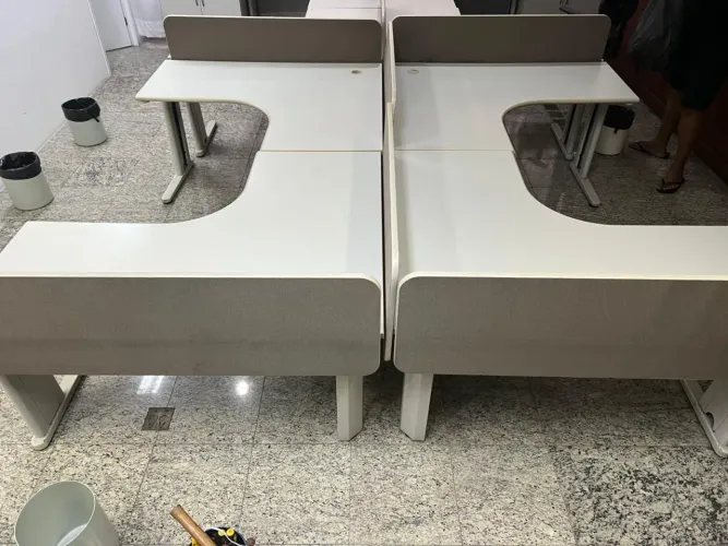 Mesa L para escritório