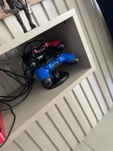 Vendo PlayStation 4 slim 500mb