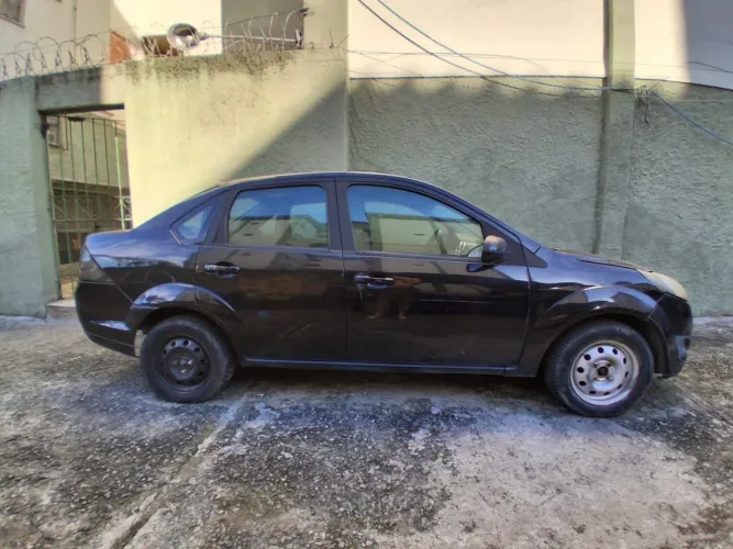 Ford Fiesta Sedan SE 1.6 8V Flex 4P 2014