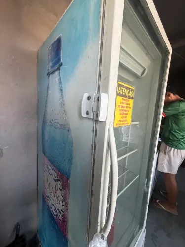 : ?Freezer expositor à venda, em ótimo estado. Chama no WhatsApp
