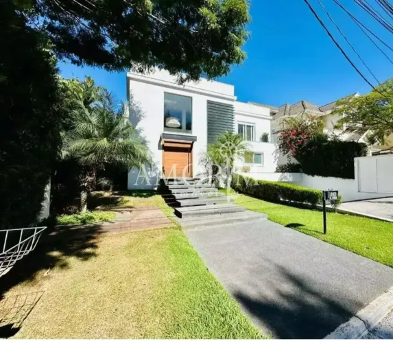 CASA DE ALTO PADRÃO NO RESIDENCIAL ZERO COM 4 SUÍTES E PISCINA EM ALPHAVILLE - BARUERI/SP